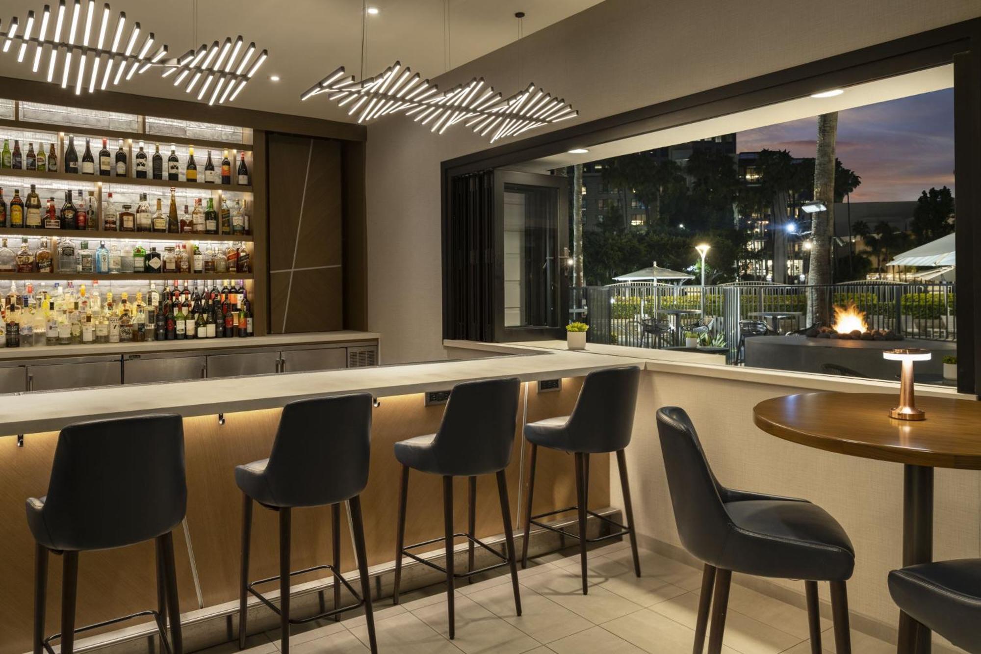 Hotel Costa Mesa Marriott Extérieur photo