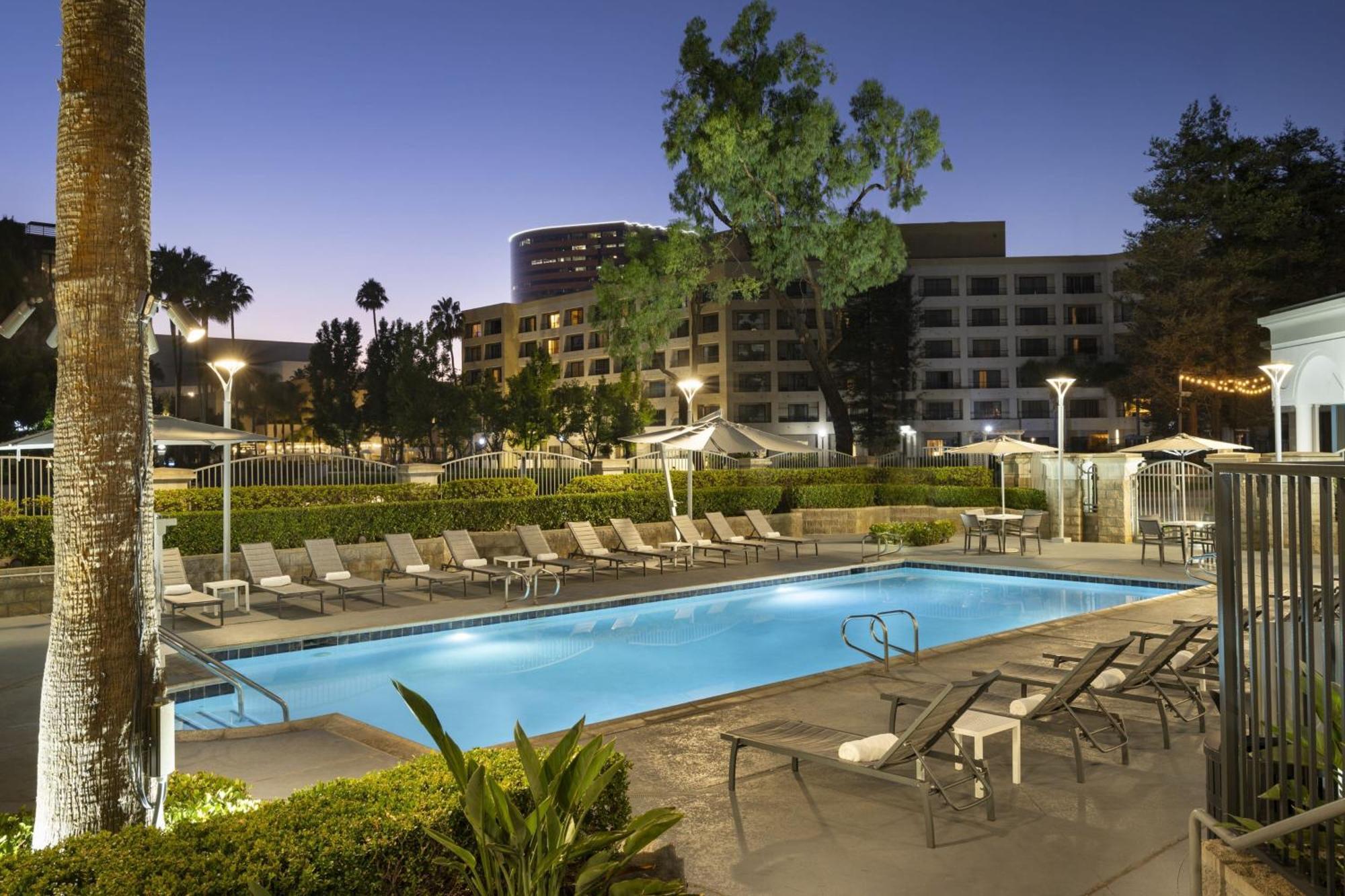 Hotel Costa Mesa Marriott Extérieur photo