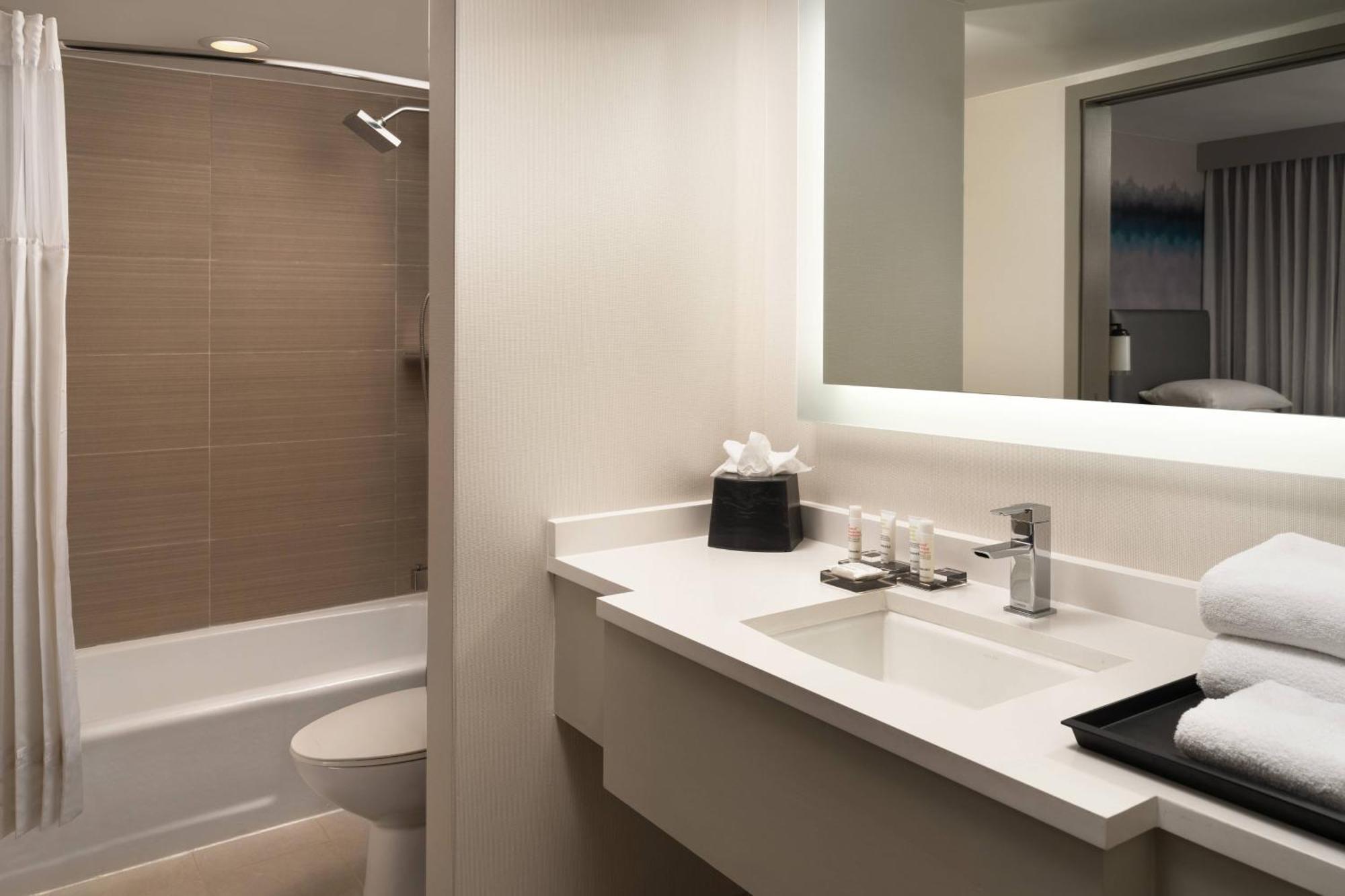Hotel Costa Mesa Marriott Extérieur photo