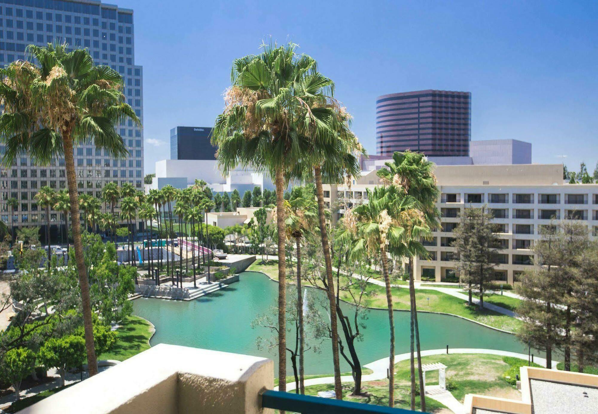 Hotel Costa Mesa Marriott Extérieur photo